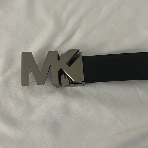 Michael Kors Silver and Black Leather Reversible Logo Buckle Belt - Picture 3 of 6